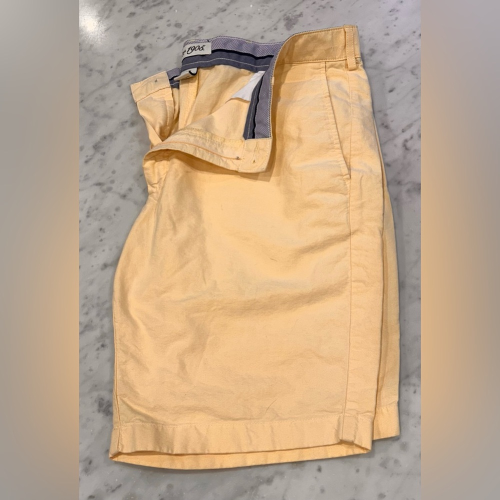 JoS A Bank Mens Sz 38 Yellow Oxford Shorts, Hardly worn Excellent condition!!